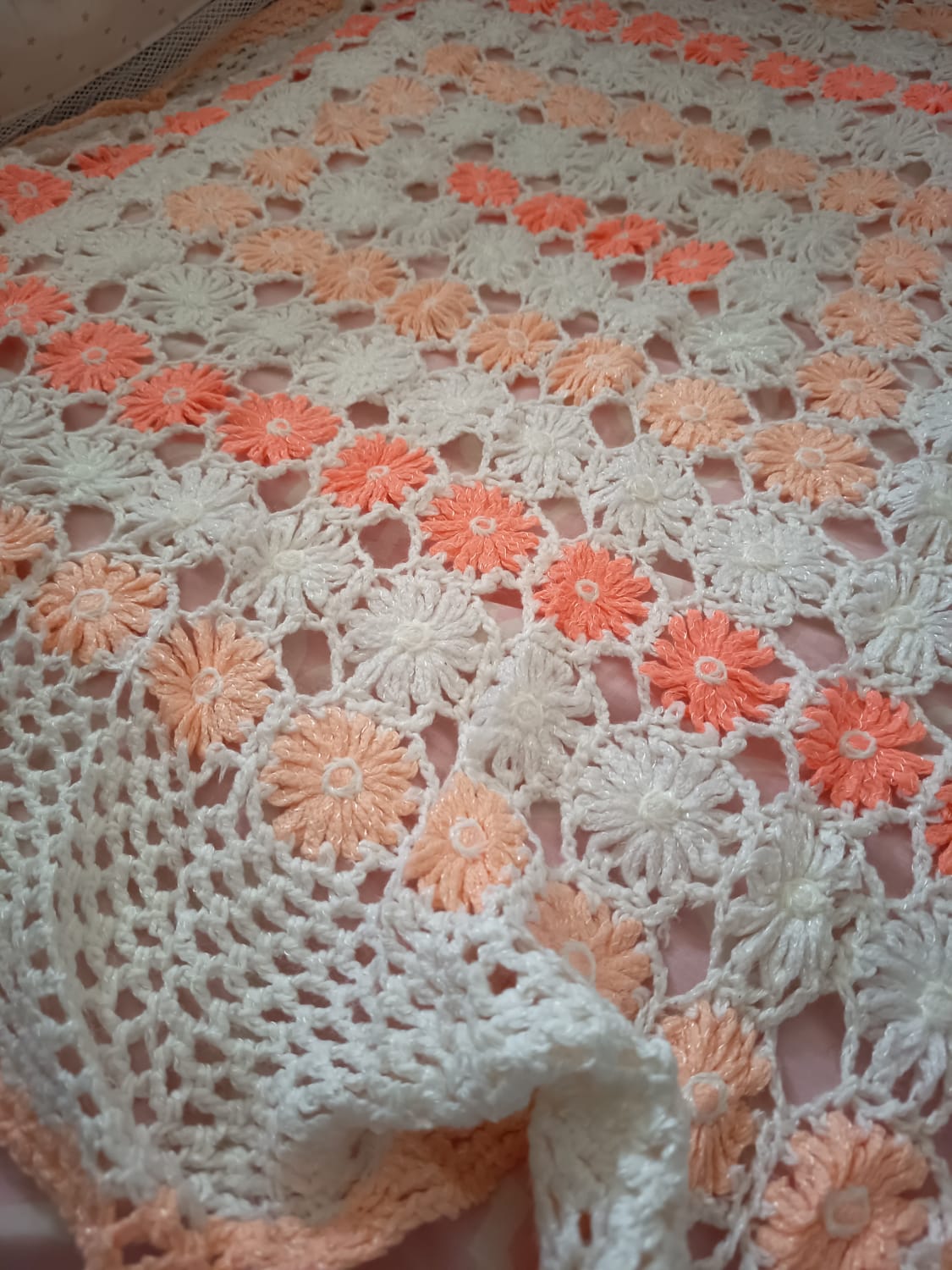 Manta crochet bebé flor de margarita