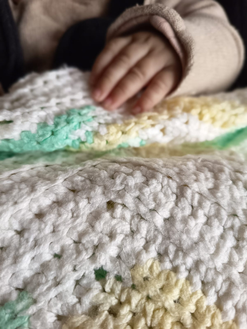 Manta a crochet hojas de menta