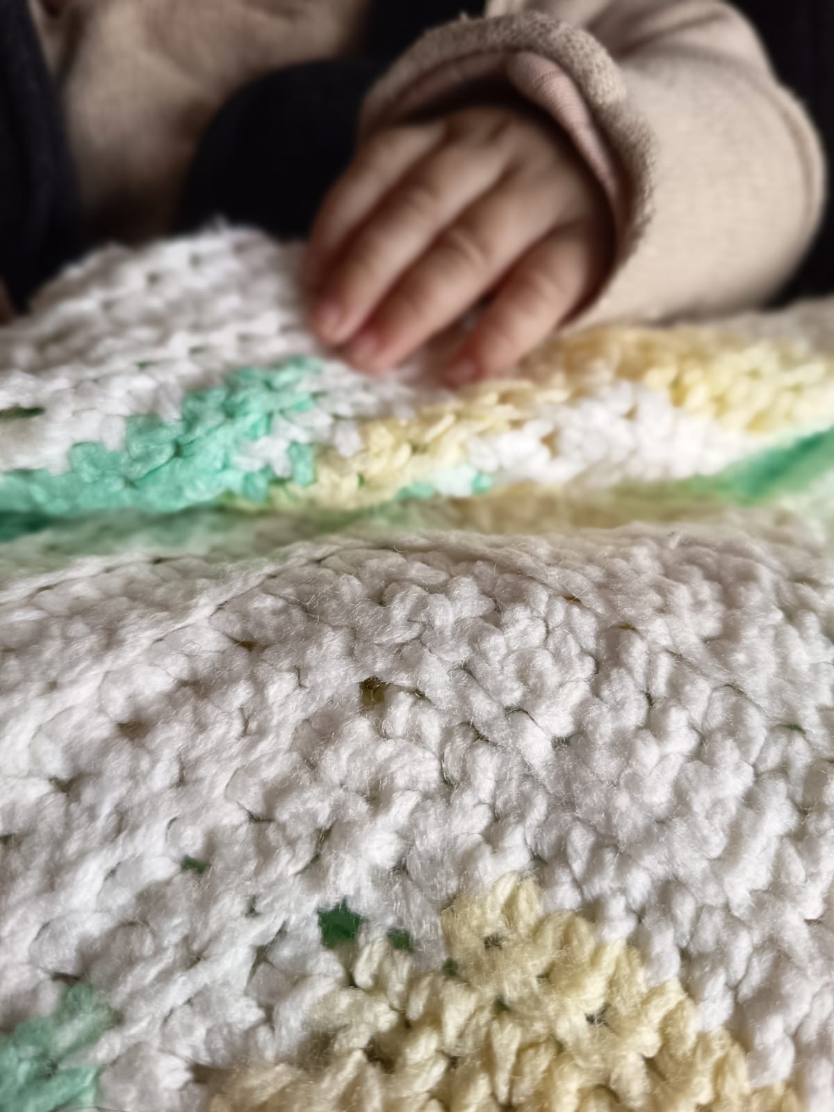 Manta a crochet hojas de menta
