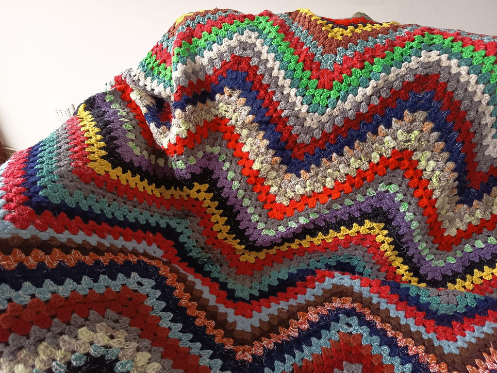 Manta Arcoíris Boho 214x145cm– Tejida a Crochet