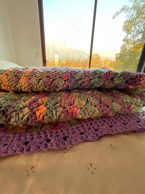 Manta a crochet Jardín de Lavanda 152x96cm