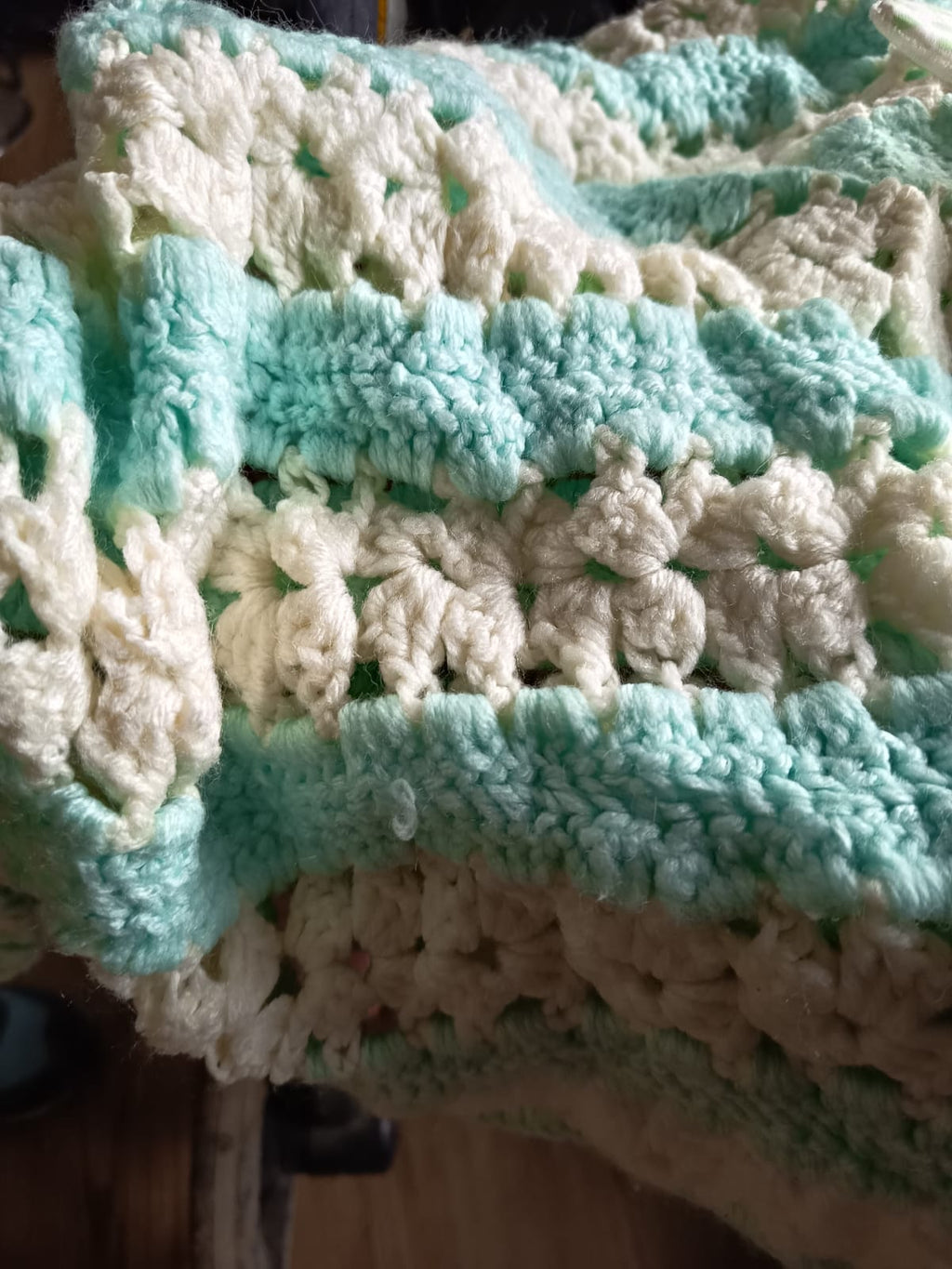 Manta a crochet hojas de menta