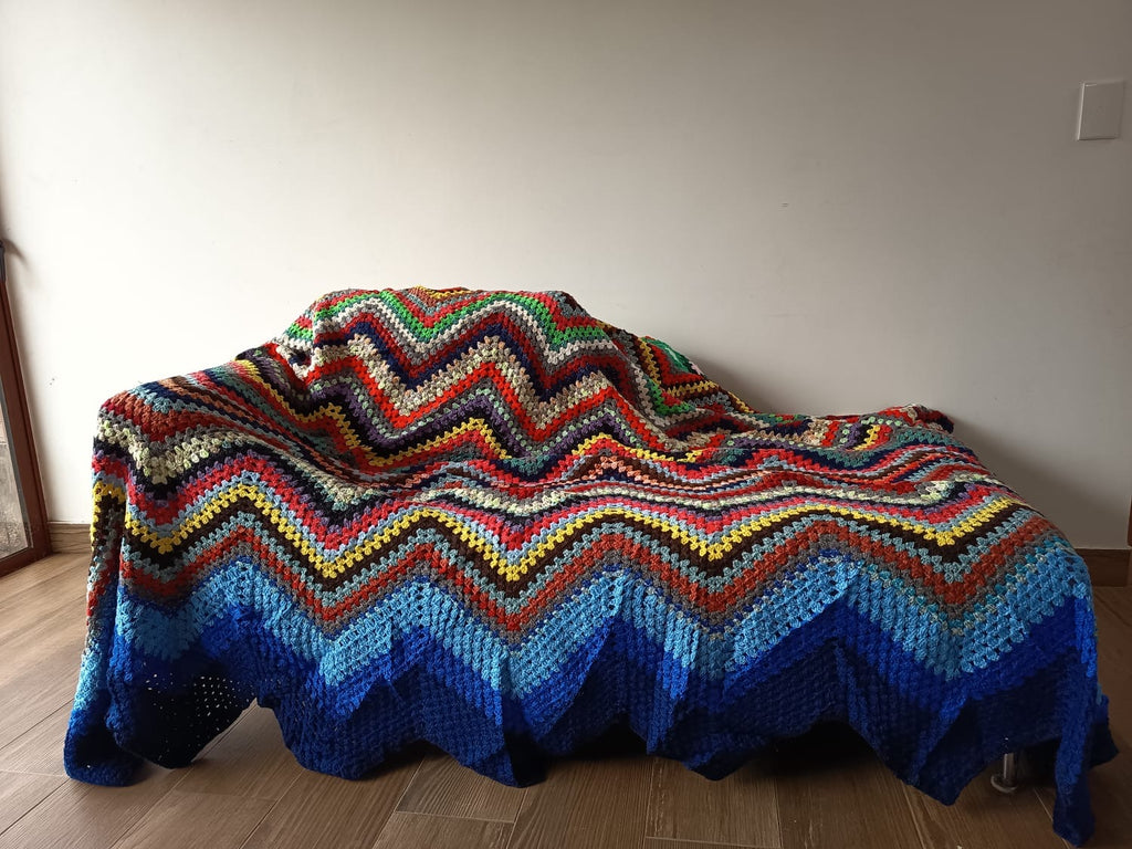 Manta Arcoíris Boho 214x145cm– Tejida a Crochet