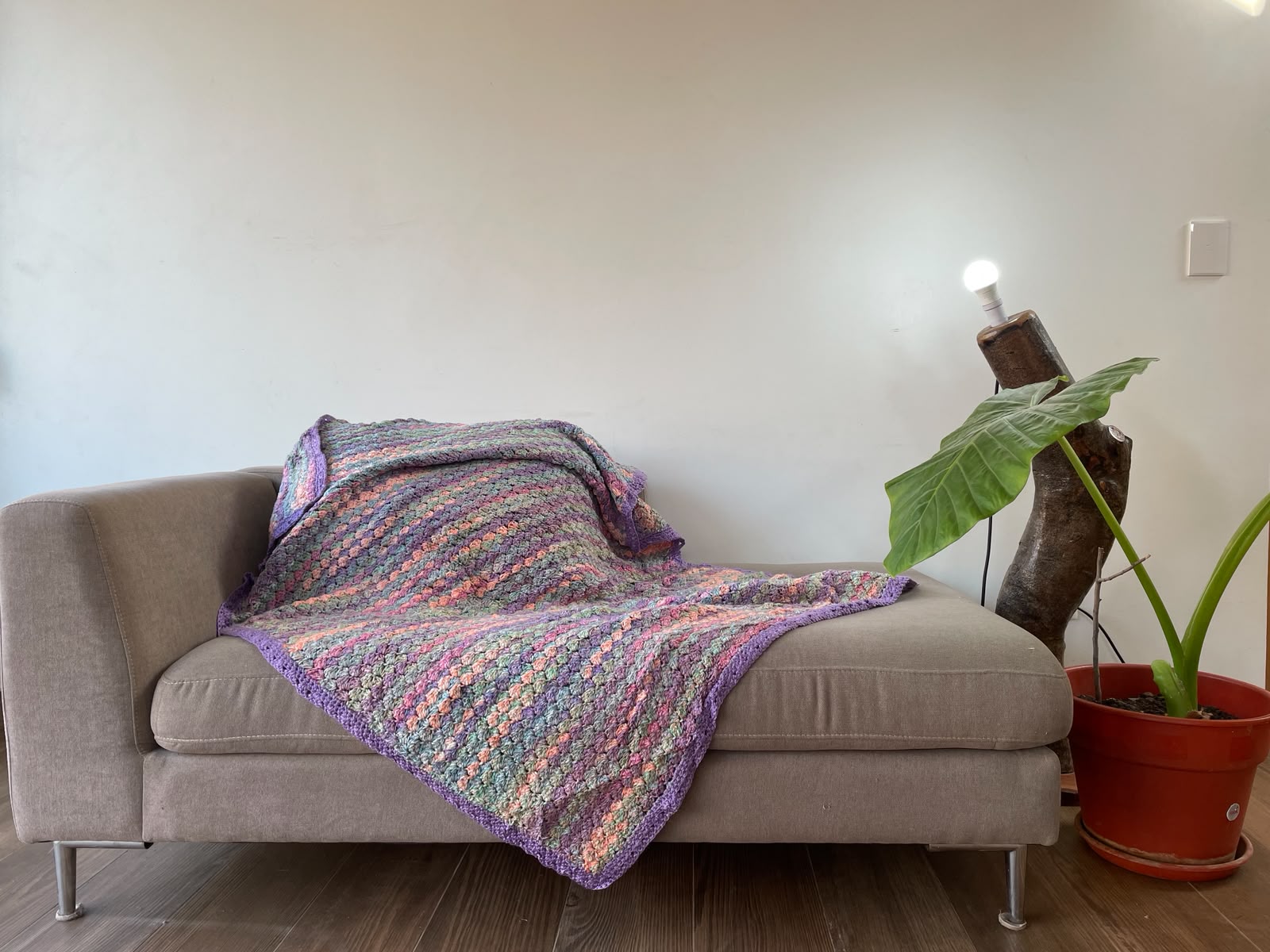 Manta a crochet Jardín de Lavanda 152x96cm