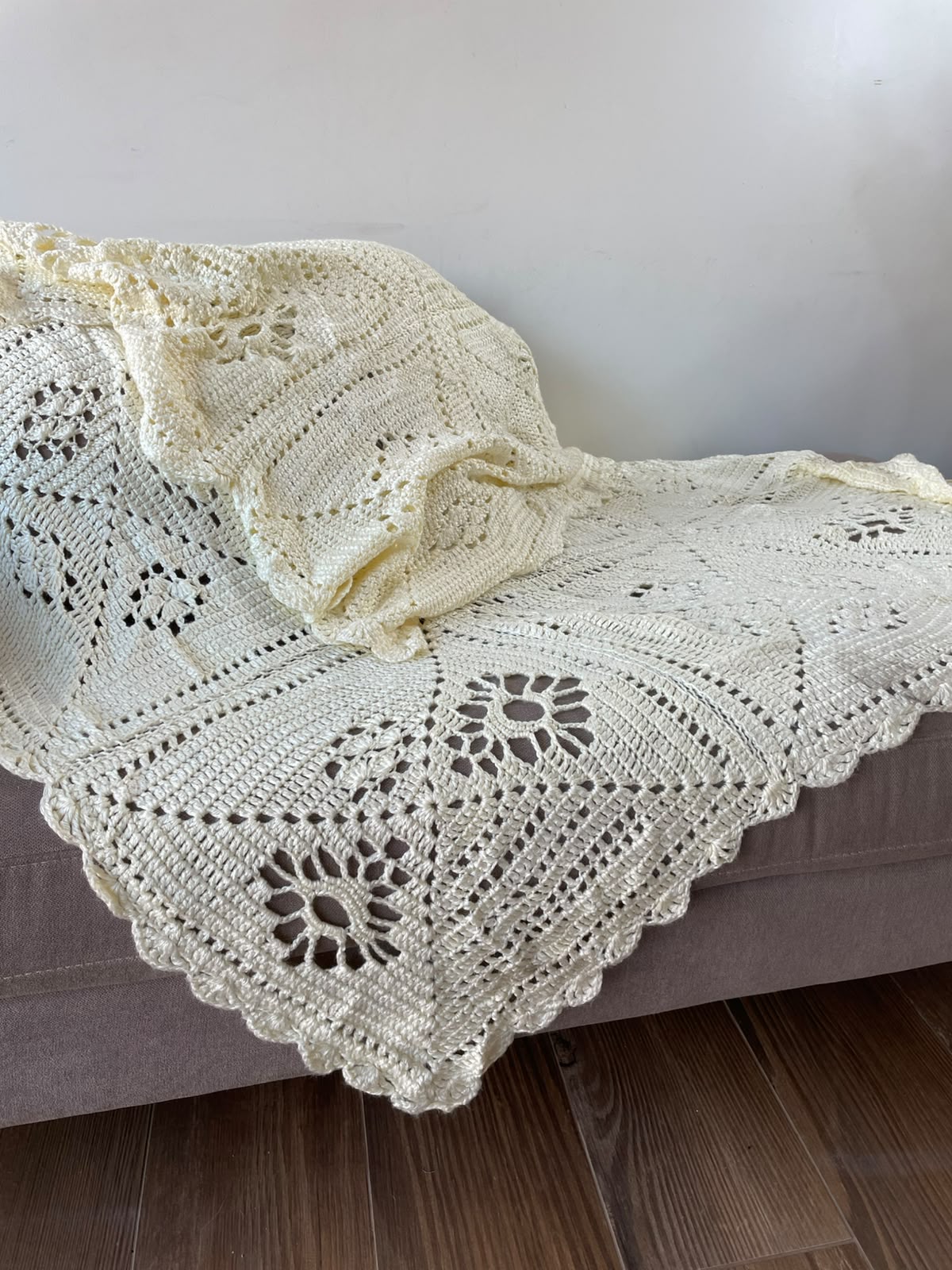 Manta a crochet Jardín de Marfil 140x183cm