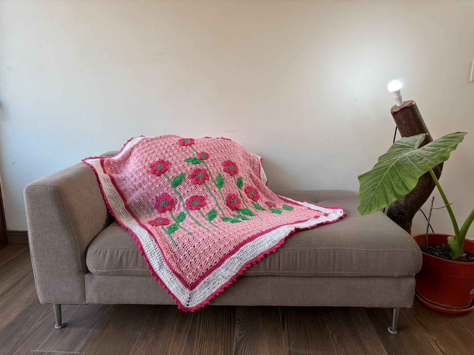 Manta Flores Rosadas  104x98cm - Crochet Artesanal